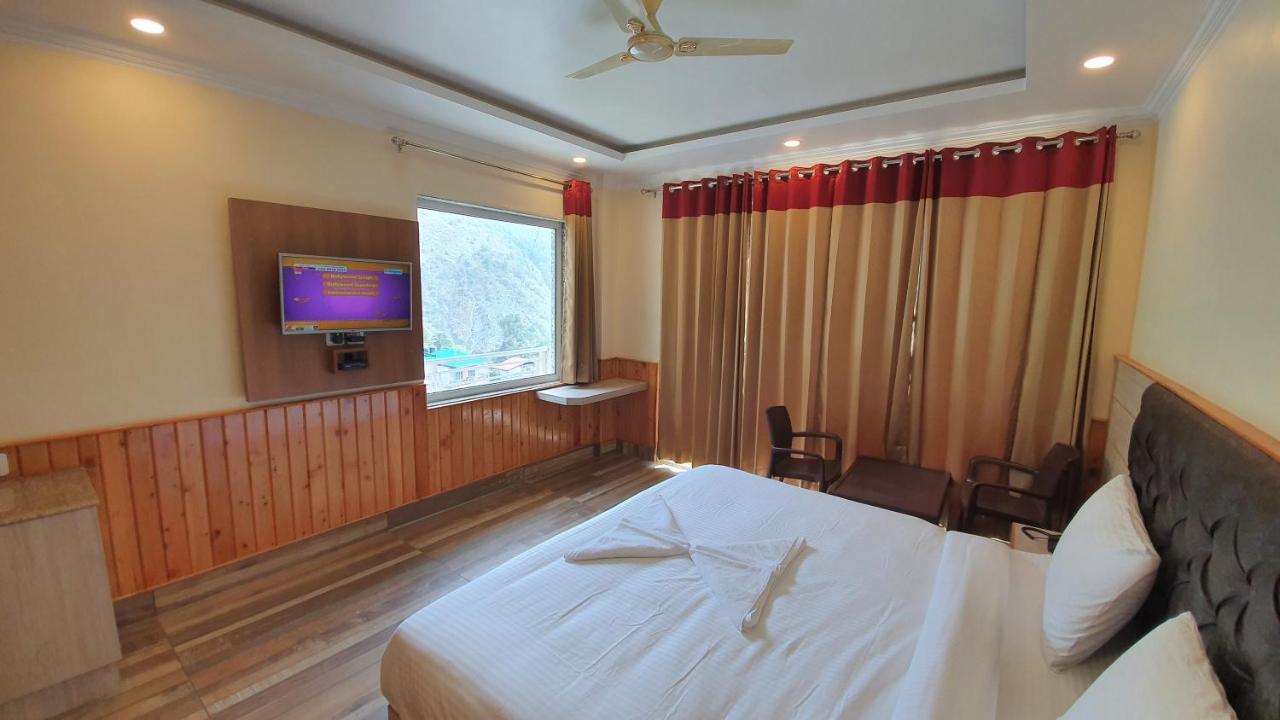 Nomadic Inn Дхарамсала Екстериор снимка