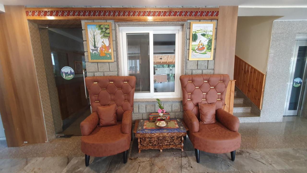 Nomadic Inn Дхарамсала Екстериор снимка
