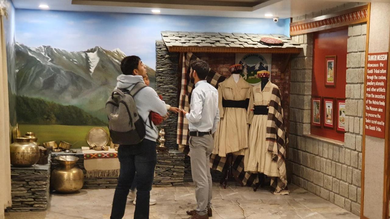 Nomadic Inn Дхарамсала Екстериор снимка