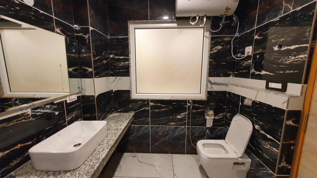 Nomadic Inn Дхарамсала Екстериор снимка